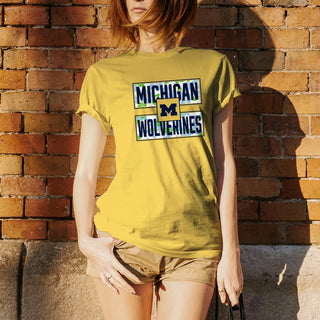 Hibiscus Pattern Blocks University of Michigan Basic Cotton Short Sleeve T Shirt - Daisy